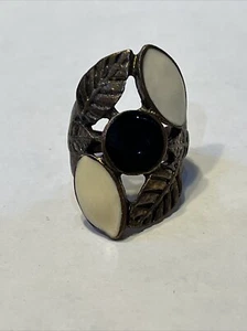 Gold / Bronze Tone Statement Ring Leaves And Black And White Lacquer Design 7.5 - Picture 1 of 5