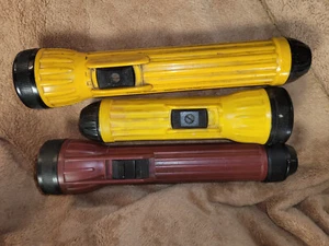 3 Vintage Taschenlampen 2 heller Stern Brightstar Made in USA 2D & 3D Batterien - Bild 1 von 16