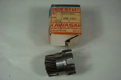 NOS Kawasaki Clutch Hub, 1971-1975 MT1, 1976-1979 KV75 - Image 1 of 2