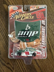 DALE EARNHARDT JR #88 AMP ENERGY MTN DEW Maßstab 1:64 Nascar Druckguss mit Kapuze - Bild 1 von 2