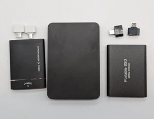 Set di 3 Case Vuote SSD Portatile, Pezzi Singoli - Difettosi A - Foto 1 di 2