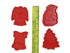 Vintage 1986 Lot of Four Christmas Theme Red Plastic Cookie Cutters by Hutzler - Picture 1 of 3