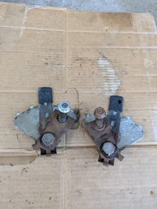 Poulan Weed Eater 425133 Regolatore Altezza Anteriore Destro e Sinistro Braccia e Staffe - Foto 1 di 7