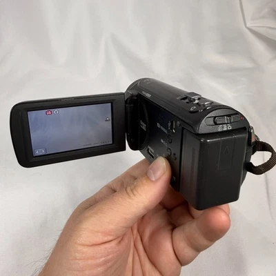 VIDEO OF IT WORKING!! Panasonic HDC-TM80 (16 GB) High Definition AVCHD Camcorder - Image 1 of 4