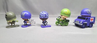 MGA Impresionante Lote de 5 Hombres Pequeños Verdes Grises y Verdes Ejército Militar General Lote Foto 1 de 4