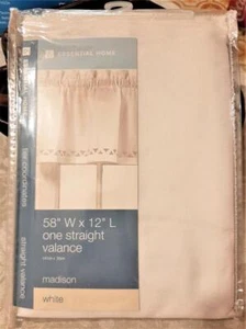 Cefa de ventana blanca Essential Home by KMart con acentos de celosía estilo Madison - Imagen 1 de 1