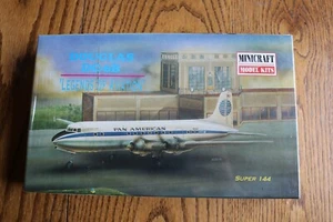 Minicraft 1/144 scale Douglas DC-6B Legends of Aviation Model Kit Pan AM Sealed - Bild 1 von 6