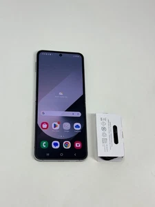 Samsung Galaxy Z Flip6 (SM-F741W) - 256Go Argent débloqué - Boîte ouverte avec garantie - Photo 1 sur 10