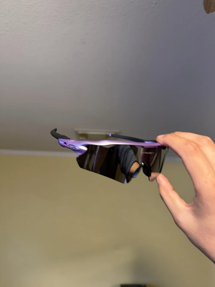 Gafas de sol Oakley moradas y negras sombras gafas Oakleys nuevas envío rápido Foto 1 de 2