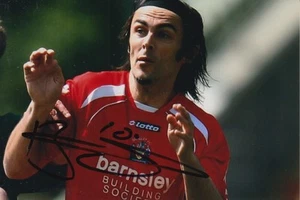BARNSLEY HAND SIGNED DANIEL BOGDANOVIC 6X4 PHOTO. - Picture 1 of 1