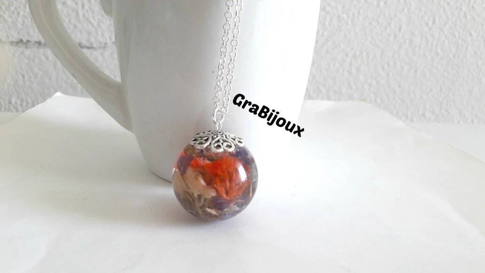 Collana resina ciondolo sfera fiori secchi - Immagine 1 di 1