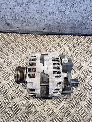 Alternador Mercedes Clase A A0009063822 W176 A180 1,5 L 2015 Foto 1 de 4