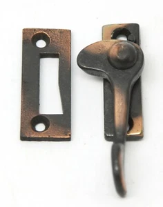 Antiguo pestillo de ventana de acero con acabado de cobre nuevo stock - Imagen 1 de 4
