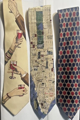 Elegantes corbatas temáticas (Cata de vinos, mapa de Manhattan, patrón de estrellas rojas y azules) Foto 1 de 2