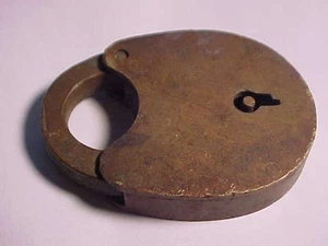 Candado antiguo de latón sin llave - Imagen 1 de 7