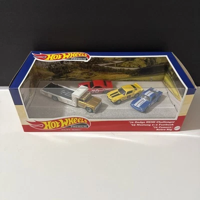 Hot Wheels Premium Paquete de 4 Dodge Hemi 65 Mustang 70 Camaro Plataforma Retro NUEVO Foto 1 de 4