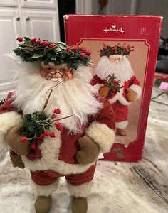 HALLMARK 12" Santa Figure Pere Noel Wreath Red Holly Berries Collectible EUC - Picture 1 of 7