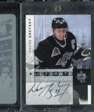 2011- 12 Ultimate Collection Wayne Gretzky Signatures Auto #US-WG NRMT