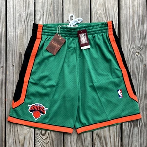 Herren Mitchell & Ness NBA Swingman Shorts New York Knicks 2006 grün - Bild 1 von 9
