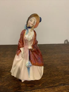 Figurina vintage Royal Doulton scialle paisley HN 1988 - Foto 1 di 5