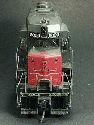 HO Scale Proto 2000 EMD GP30 Southern Pacific Cotton Belt #5009 Locomotive - Image 1 of 4