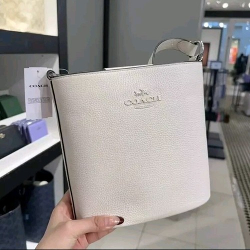 Borsa a secchiello Coach CR153 Sophie nuova con etichette tracolla in raffinata pelle di ciottoli gesso