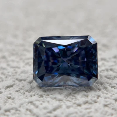 Radiant Sapphire Fancy Color 1PCS 3X5-7X9MM Loose Moissanite for DIY Crafting - Image 1 of 4