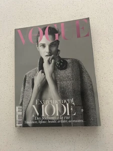 French VOGUE Paris Magazine: March 2012 - Natalia Vodianova - Picture 1 of 1