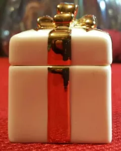 Lenox Small Ivory Gold Bow Porcelain Present /Gift /Trinket /Ring /Jewelry Box - Picture 1 of 9