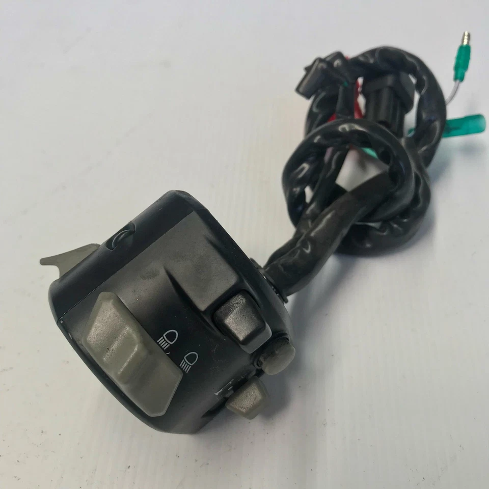 Interruptor izquierdo bloque mandos CFMoto 250NK 250 NK 2018 Foto 1 de 1