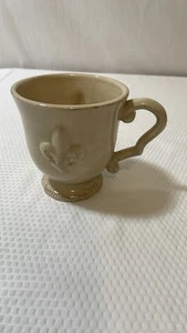 Artimino Fleur De Lis 12 oz Cream Pedestal Mug - Picture 1 of 7