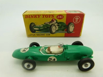Coche de carreras Dinky 241 Lotus F1 con casco de conductor plateado en caja original Foto 1 de 4