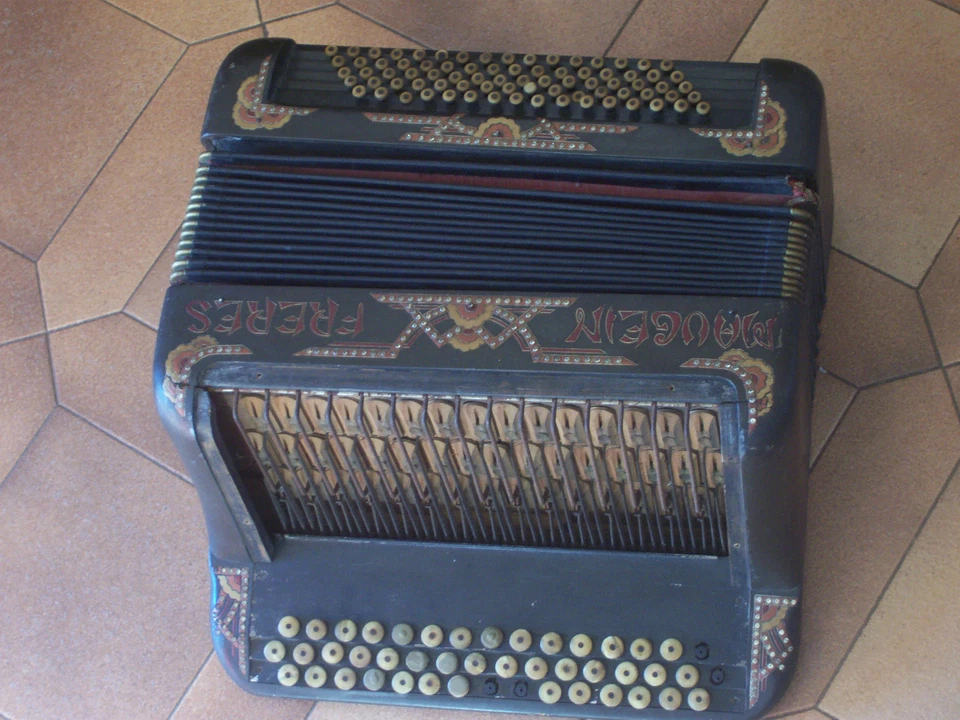 Very Antique Accordion. Old Accordion Maugein Brothers Piece Museum - Image 1 of 1