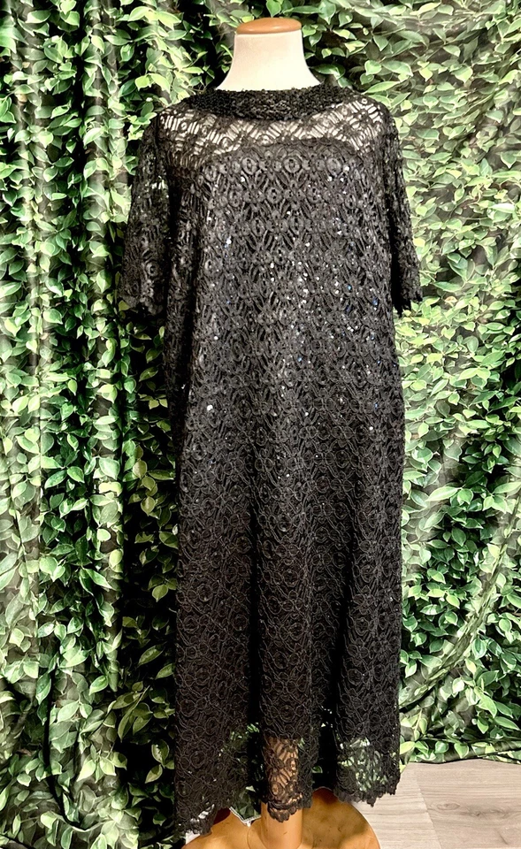 Vestido negro vintage de los años 60 hecho en la Unión forrado de encaje lentejuelas manga corta pesado mediano Foto 1 de 4