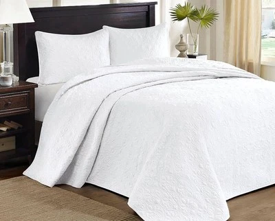 WHITE MATELASSE 3pc King / Cal King 120x118 BEDSPREAD XXL SET : QUILT MEDALLION - Image 1 of 4