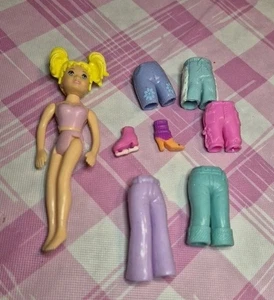 Lotto misto figurine e vestiti bambola Polly Pocket vedi foto - Foto 1 di 10