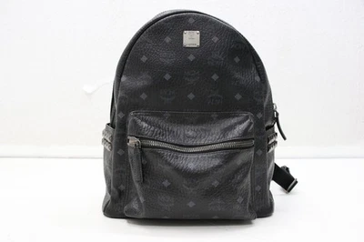 Mochila MCM Medium Stark con tachuelas laterales en negro Visetos Foto 1 de 4