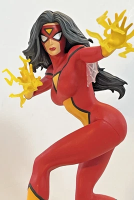 Marvel Gallery Spider Woman Diamond Select Toys 2017 estatua de PVC 9", caja abierta Foto 1 de 4
