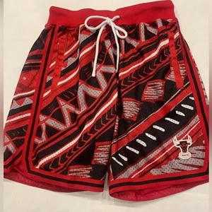 Mitchell & NESS Chicago Bulls Game Day Pattern Mens Shorts Size M - Picture 1 of 6