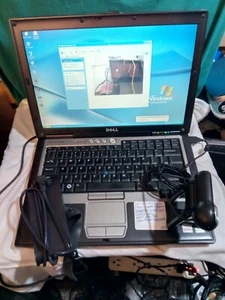 DELL LATITUDE D630 T7300 W/WEBCAM 2.00GHZ 4GBRAM 320GBHD OFFICE2007 1440X900 - Picture 1 of 20