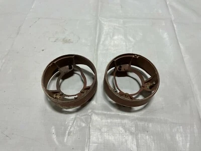 Carcasas de luces de cabeza Lesabre 1960 Buick lámpara delantera guardabarros extensiones inserto   Foto 1 de 4