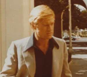 ROBERT REDFORD-1970s Amateur Photo/Snapshot - Picture 1 of 4