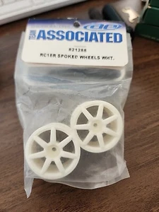 Team Associated RC18R White Spoked Wheels # 21288 1/18 New - Picture 1 of 3