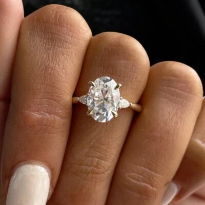 Anillo de compromiso de oro de 14k corte ovalado diamante IGI amarillo creado en laboratorio de 1,30 quilates Foto 1 de 4