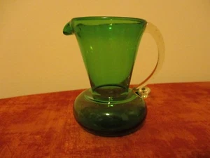 Vintage Hand Blown Pilgrim Glass Small Emerald Green Pitcher/Vase Clear Handle - Picture 1 of 12
