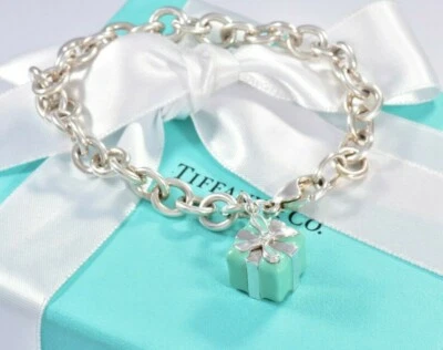 Tiffany & Co Plata Esterlina Esmalte Azul Caja de Regalo Dije Pulsera y Bolsa Regalo Foto 1 de 4