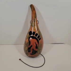 Grande Bigfoot Sasquatch Thunder Gourd GYS impronta fa rumore tuono - Foto 1 di 24
