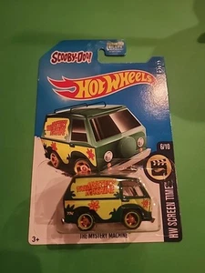 2017 Hot Wheels Super Treasure Hunt Scooby Doo The Mystery Machine W/Protector - Picture 1 of 2