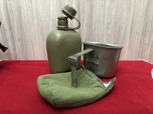Vintage Militär grüne Wasserkantine & Tasse Survival Camping  - Bild 1 von 6
