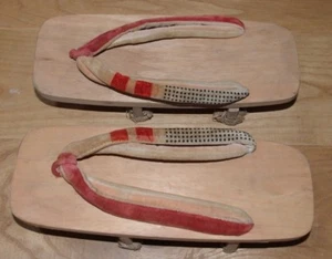 VINTAGE KIRI WOOD WOMENS GETA GEISHA SANDALS COSPLAY SHOE - Picture 1 of 3